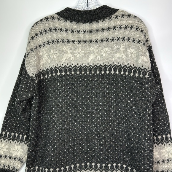 Summit Hill Gray Full Zip Reindeer Snowflake Sweater Size Large - Picture 5 of 8